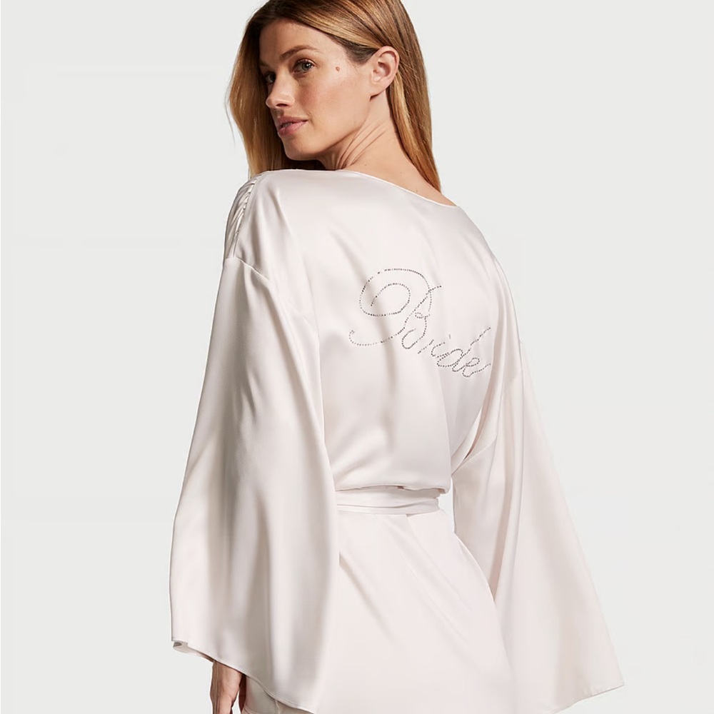 VICTORIA'S SECRET
Bride Embellished Satin Short Robe